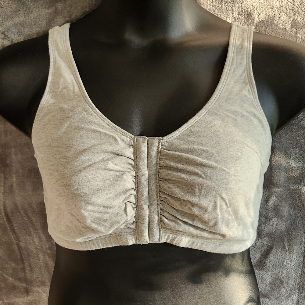 Bra- hooks in the front. Size 44